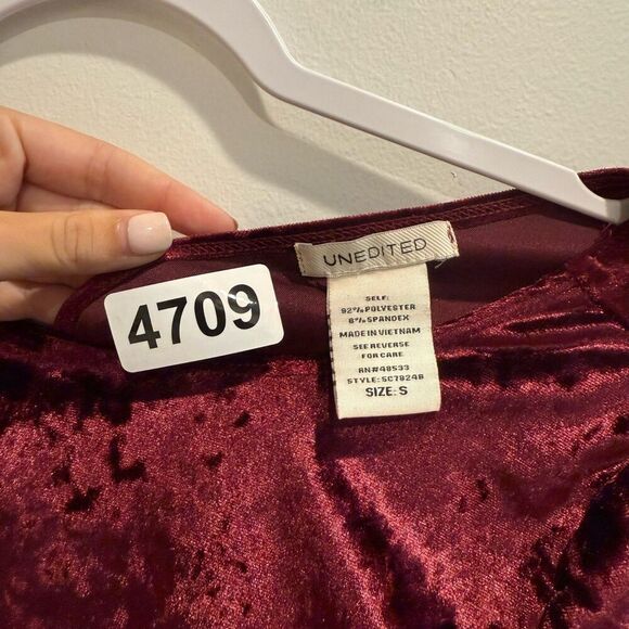 Unedited Women Red Bodycon Dress Size S V Neck Velvet Cutout Stretch Long Sleeve - Picture 5 of 5